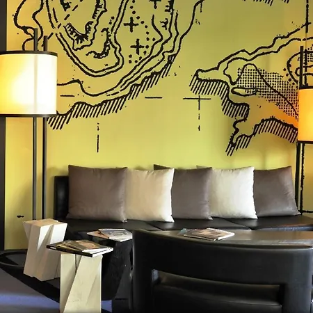 Square Hotel 5*