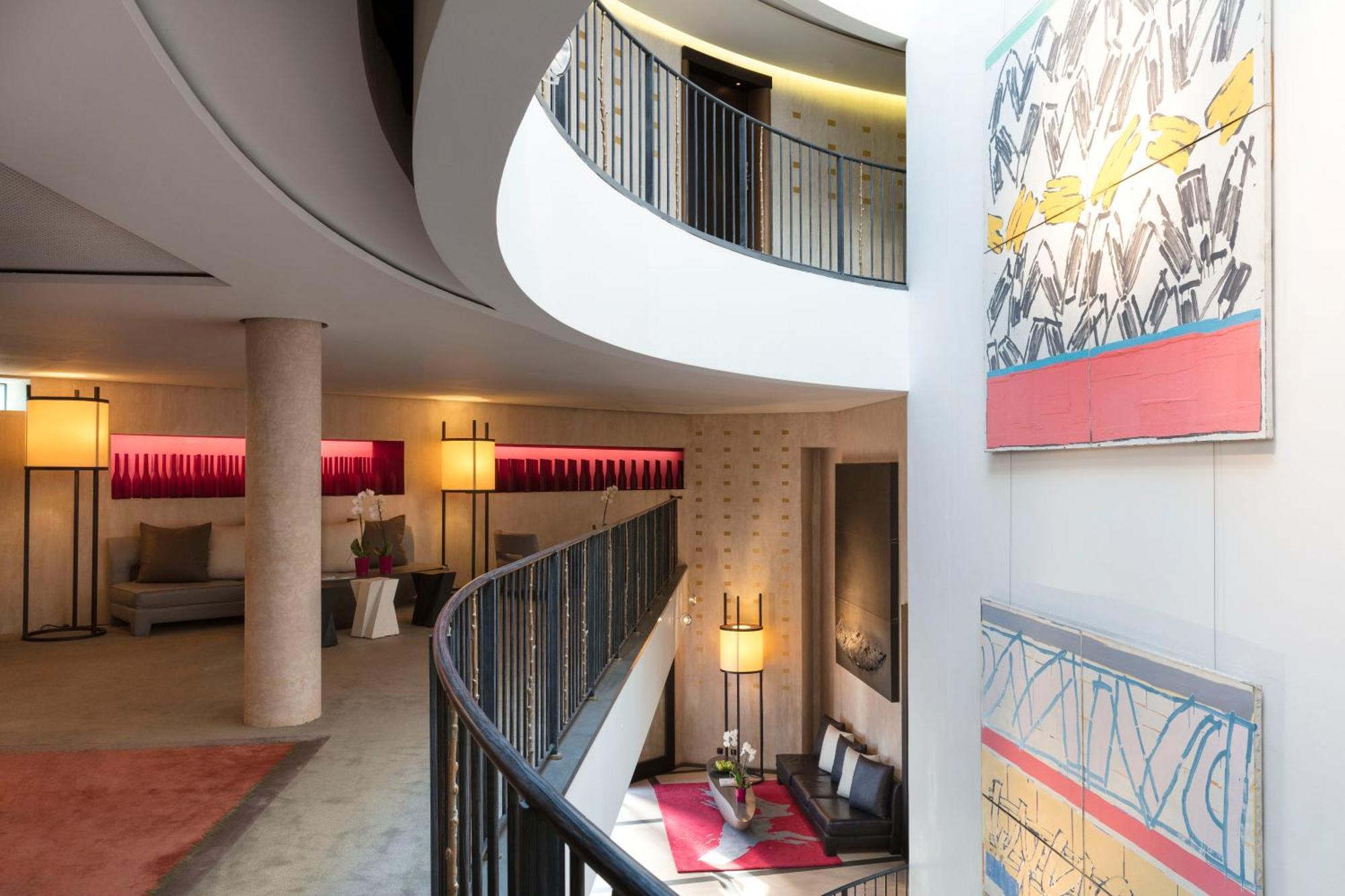 Square Hotel 5*