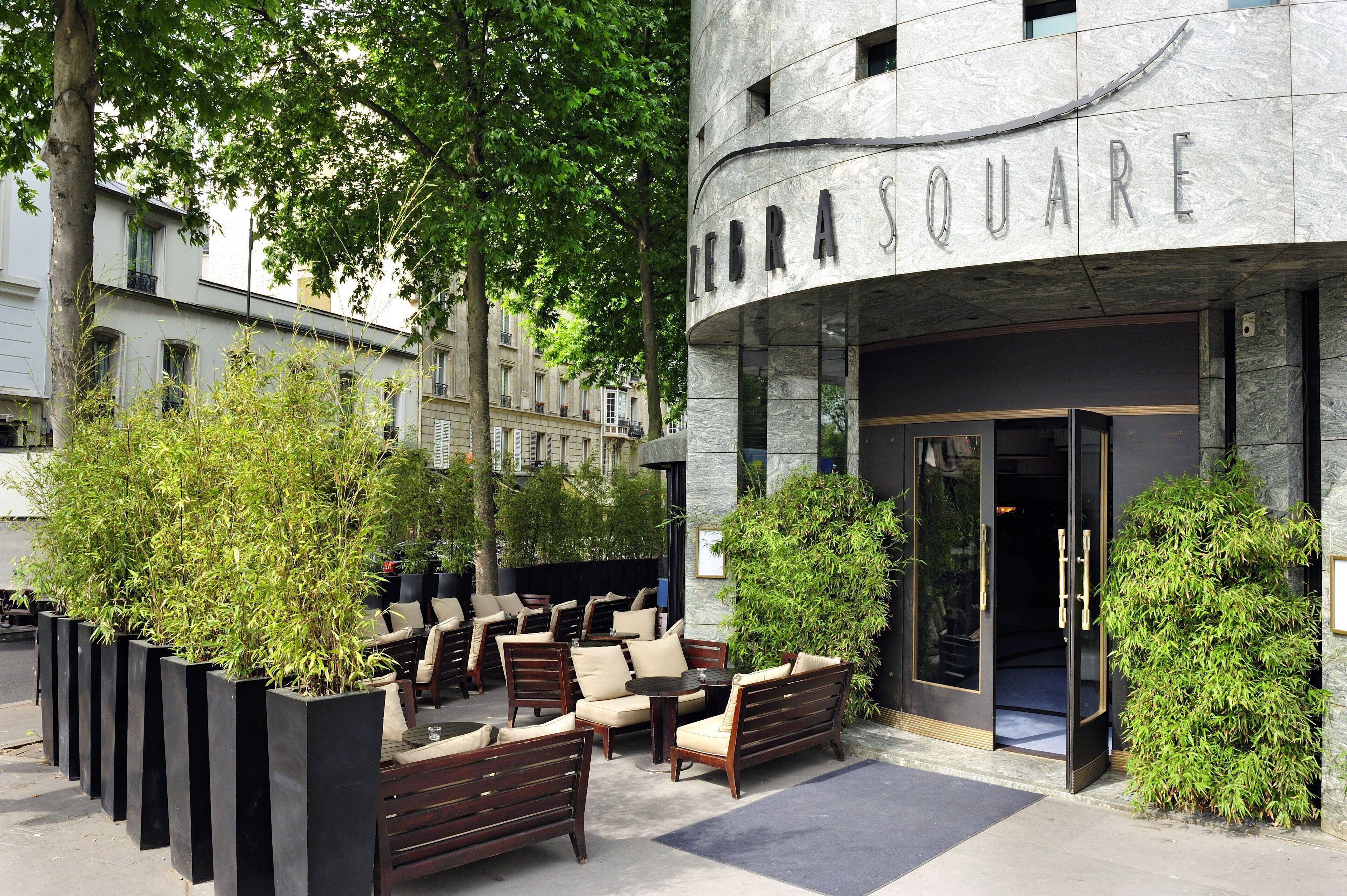 Square Hotel